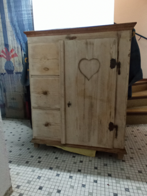 Erstes Bild vom Brotschrank