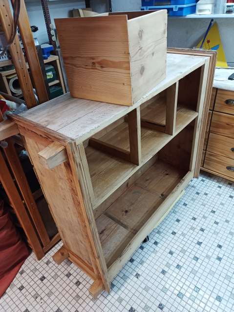 Zweites Bild vom Brotschrank